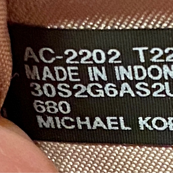 NWT Michael Kors Marilyn satchel and nwt wallet set. Dahlia and luggage - Picture 15 of 15